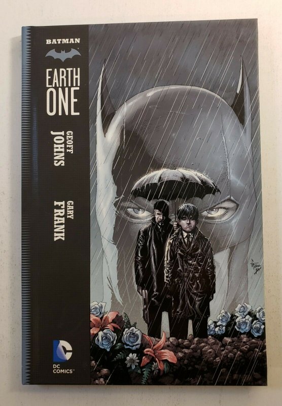 BATMAN EARTH ONE HARD COVER GRAPHIC NOVEL GEOFF JOHNS GARY FRANK NM