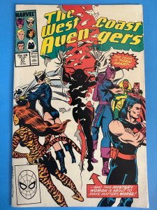 West Coast Avengers #37 (1988) VF + / -