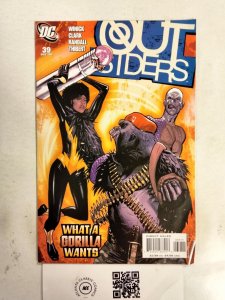 Outsiders #39 VF-NM DC Comic Book 24 TJ58