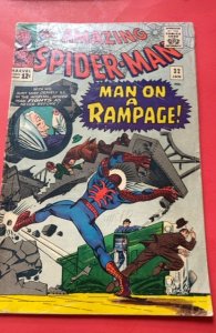 The Amazing Spider-Man #32 (1966) man on a rampage lower grade