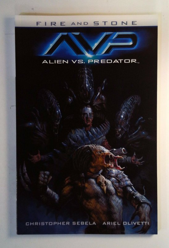 Alien vs. Predator: Fire and Stone #1 (2015) Dark Horse 9.4 NM Trade Paperpack