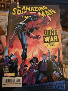 AMAZING SPIDER-MAN GANG WAR: FIRST STRIKE #1 COVER A (2023) NM
