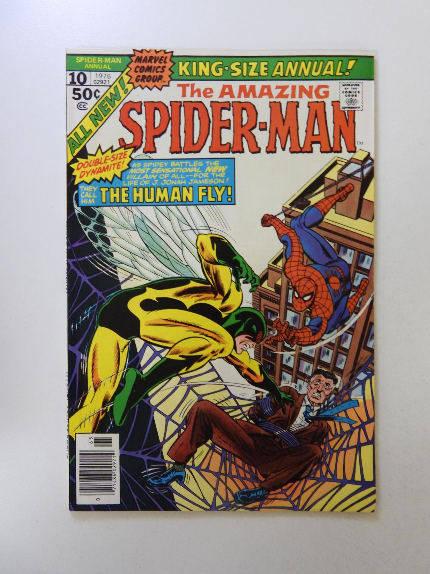 The Amazing SpiderMan Annual 10 (1976) VF condition Comic Books
