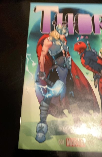 Thor #1 Hastings Exclusive Deadpool Variant - Pasqual Ferry (2014)