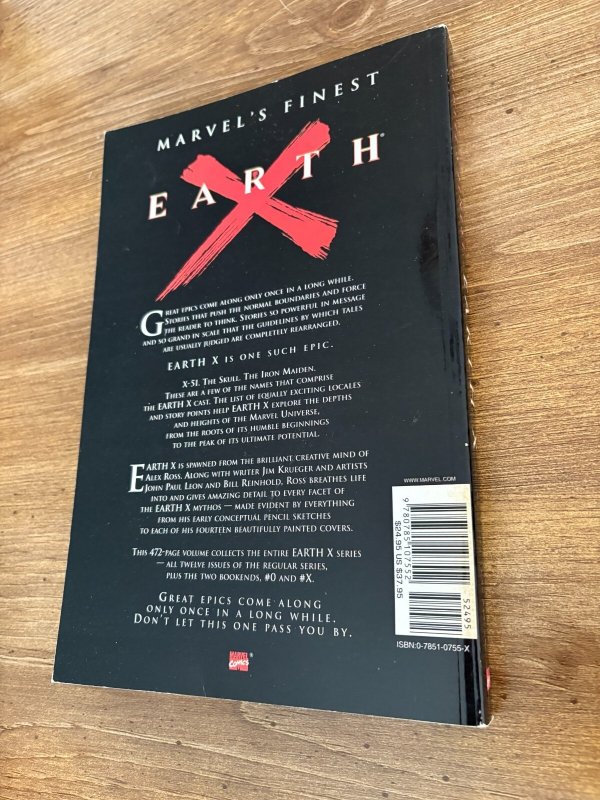 Earth X Marvel's Finest Marvel TPB Graphic Novel Comic Book 10 J379