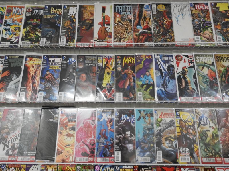 Huge Lot 180+Comics W/X-Men, Hulk, Deathstroke, Spidey+ Avg VF+ Condition!