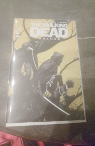 THE WALKING DEAD DELUXE #19 VARIANT