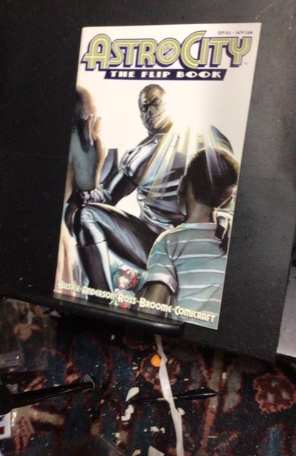 Astro City / Arrowsmith Flip Book (2004) high-grade key! NM- Wow