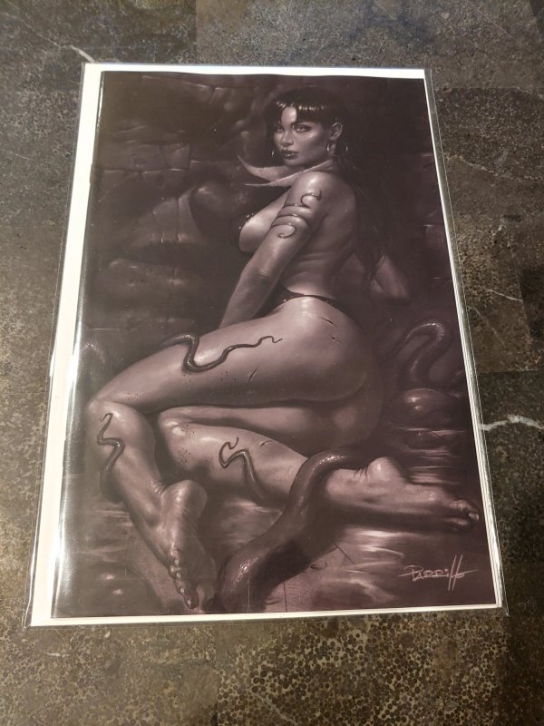 Vampirella #25 Parrillo 1:40 B&W Virgin Variant