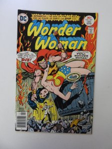 Wonder Woman #227 (1977) VF condition