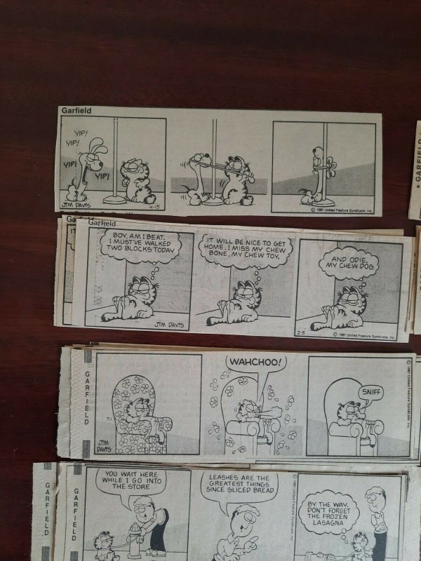 40X Garfield News Paper Comic Strip 1981 lot 7 x 2.5 Vintage  good used shape 