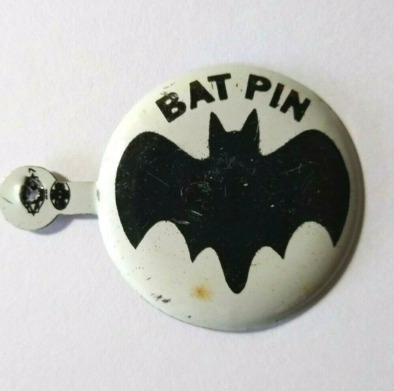 Batman Bat Pin Pinback Button Vintage Tin Superhero Badge Metal Lithograph Old 
