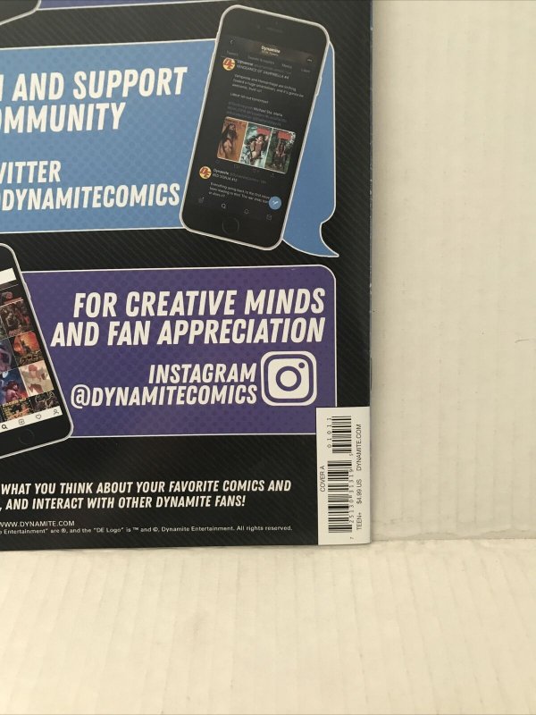 Vampirella Holiday Special 2021