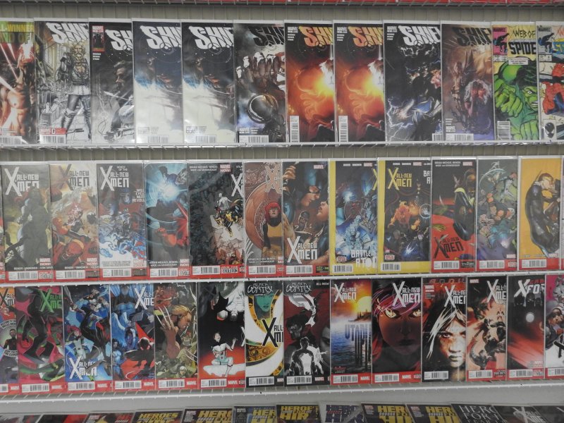 Huge Lot 150+ Comics W/X-Men, Wolverine, Thunderbolts+ Avg VF-NM Condition!