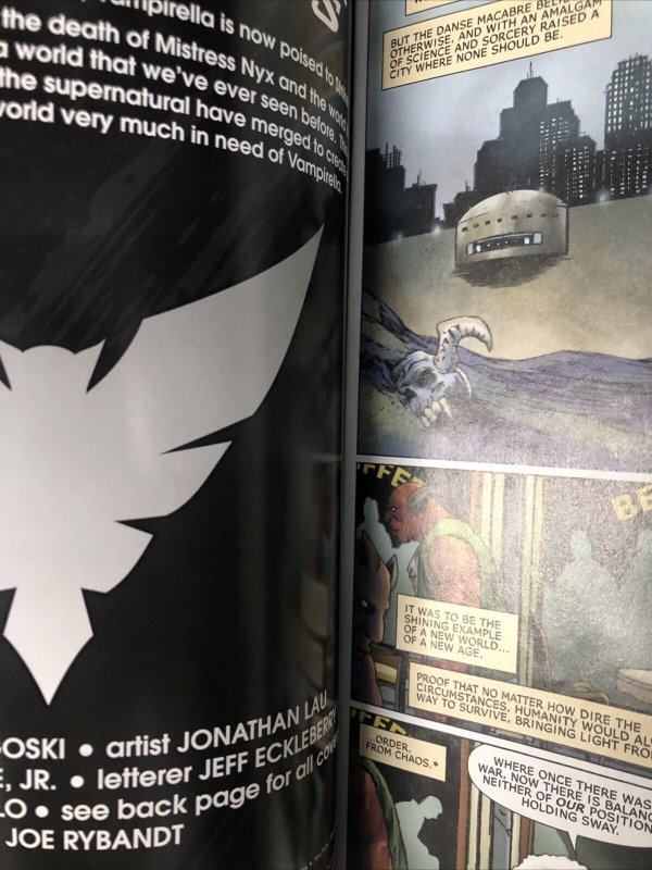 Vampirella Strikes (2022) # 1 Variant (NM) Dynamite Entertainment • Rare •