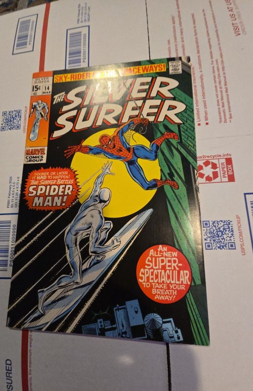 The Silver Surfer #14 (1970) vs amazing Spiderman see dewcription