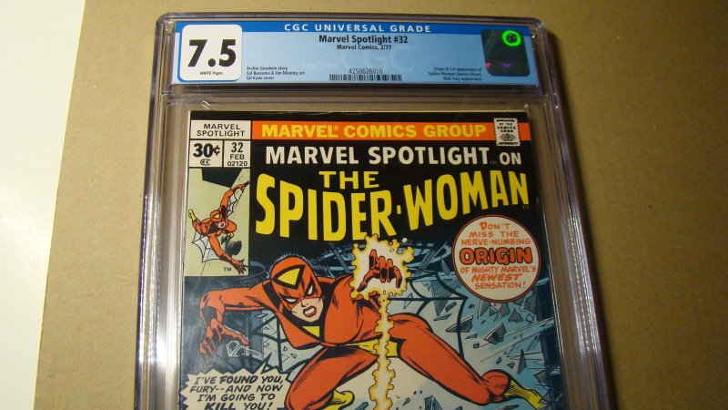 MARVEL SPOTLIGHT 32 SPIDER-WOMAN *CGC 7.5 WHITE PAGES* 1ST APPEARANCE ORIGIN