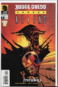 Judge Dredd versus Aliens: Incubus #4 (2003) Alien / Aliens