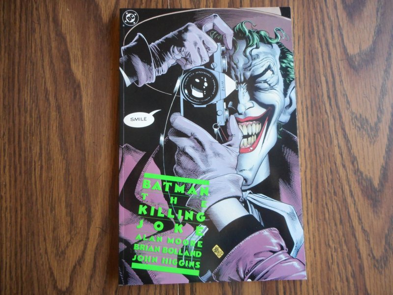 Batman the Killing Joke 1st Print Joker Cripples Barbara Gordon