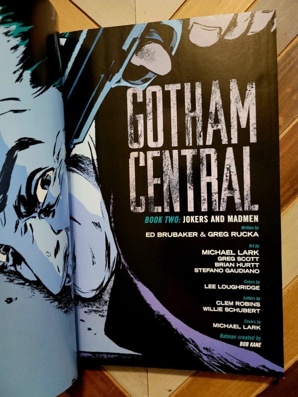 Gotham Central: TPB Book 2 (DC Comics 2009) Jokers & Madmen Deluxe Edition VF+
