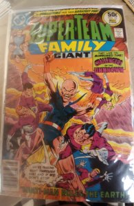 Super-Team Family #10 (1977)