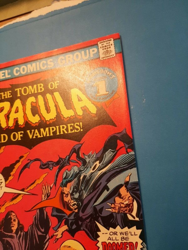 THE TOMB OF DRACULA #61. SUPER CONDITION! SEE PICS.
