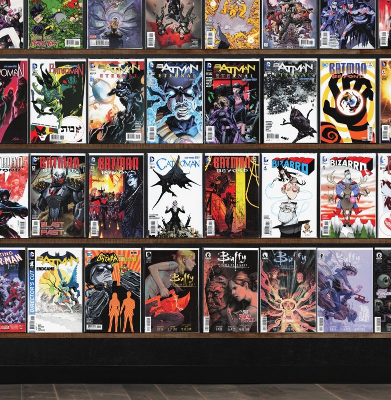 Huge Lot 150+ Comics with Batman Eternal, Batman Beyond & More!