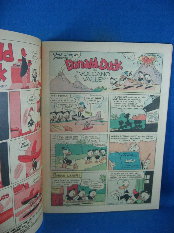 FOUR COLOR 147 DONALD DUCK VF NM VOLCANO VALLEY BARKS WOW! 1947 FILE