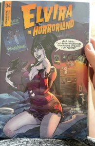 Elvira in Horrorland #4 (2022)  
