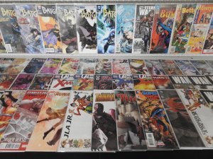 Huge Lot 170+ Comics W/ Birds of Prey, DMZ, Batman and Robin+ Avg VF-NM Cond!!