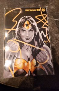 Wonder Woman Black & Gold #1 Yanick Paquette Variant Cover (2021)