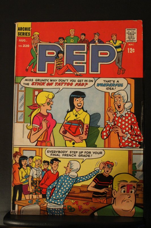 Pep #220 (1968) High-Grade VF/NM high school sticker cover Archie, Jughead etc