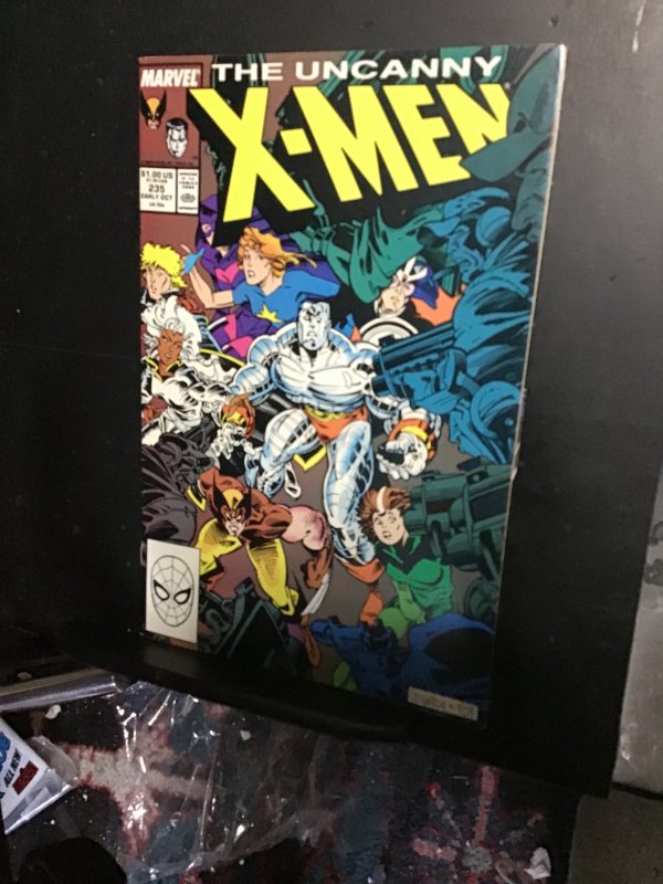 The Uncanny X-Men #235 (1988) Welcome to Genosha! High-grade key! NM- Wow