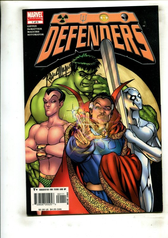 DEFENDERS #1 (9.2) SIGNED BY KEVIN MAGUIRE!! 2005