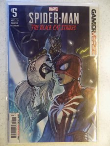 BLACK CAT STRIKES # 5 MARVEL MAIN COVER (2020) BOOK BAGGED AND BOARDED