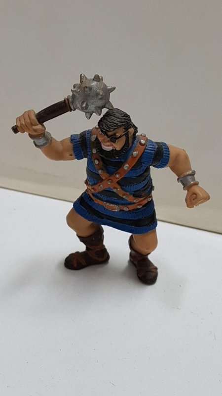Figura Goliat (de Capitan Trueno) con maza de hierro: de PVC, 10cm.