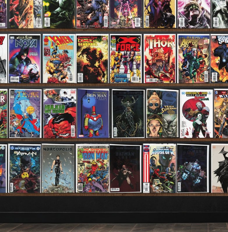 Huge Lot 150+ Comics with Batman, Starman, Justice League & More!