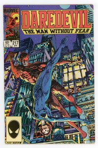 Daredevil #217 (1964 v1) Denny O'Neil Barry Windsor-Smith Cover Black Widow NM-