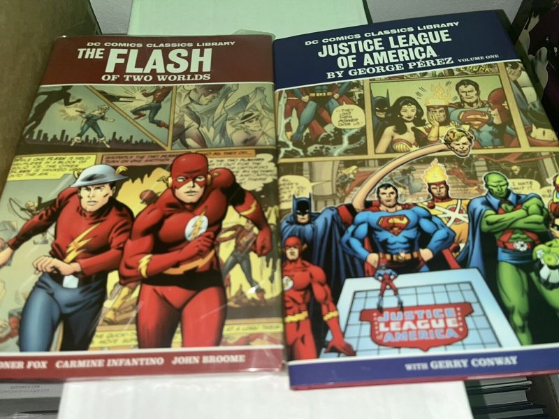 DC Comics Classics Library, Justice League of America, Perez, Flash Vol 1, Lot 2