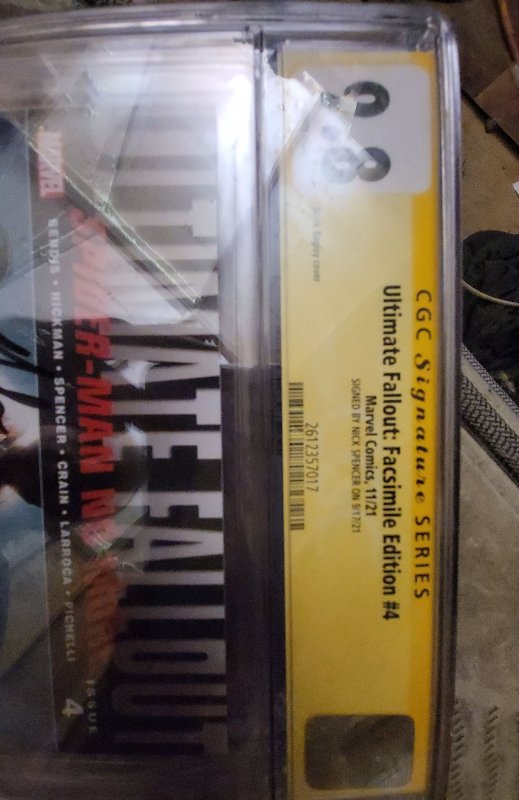 Ultimate Fallout #4 Facsimile Edition Cover (2021)