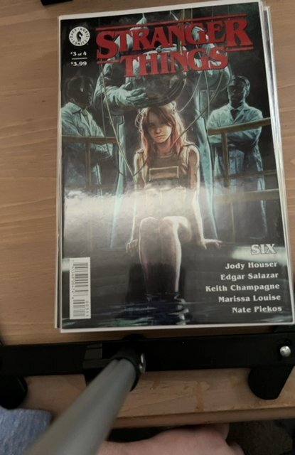 Lot of 16 Comics (See Description) Star Wars, Stranger Things Six