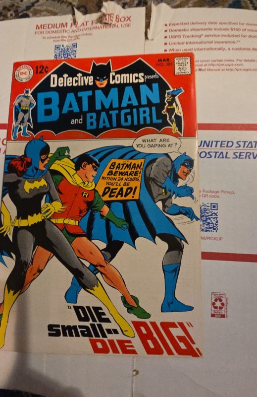 Detective Comics #385 (1969)Die small Die Big w Batwoman