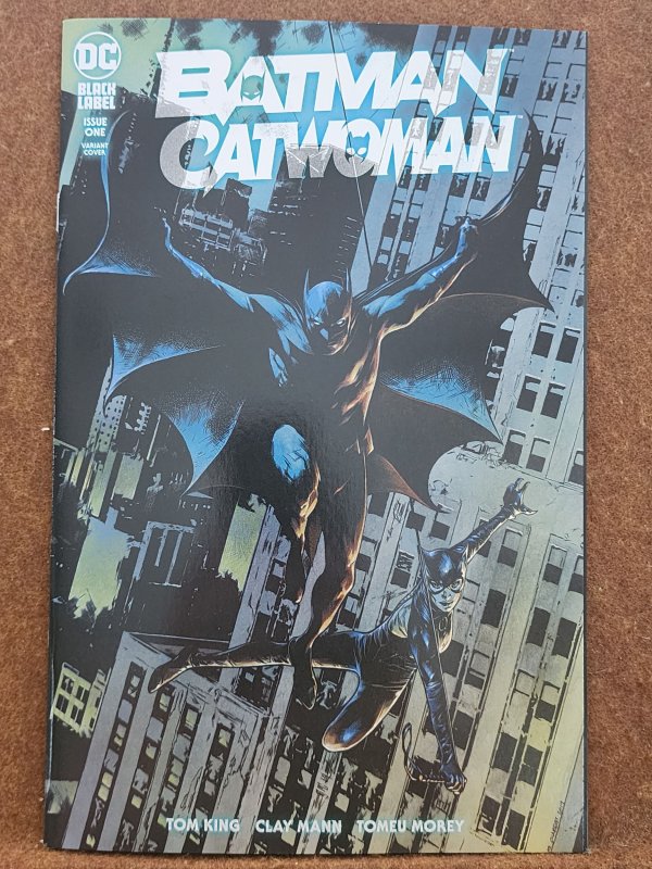 Batman/Catwoman #1 Travis Charest Variant Cover