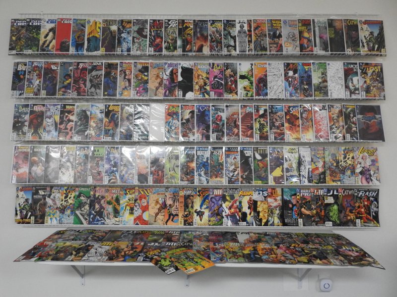 Huge Lot 160+ Comics W/ Batman, Justice League, Flash+ Avg VF Condition!