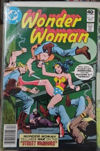 WONDER WOMAN # 262 1979  DC comics  newstand  fred hembeck strip  AMAZONS