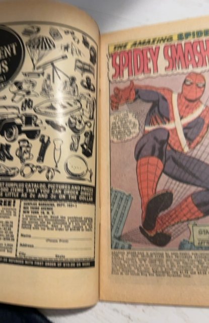 The Amazing Spider-Man #45 (1967)spidey smashes out vs the lizard