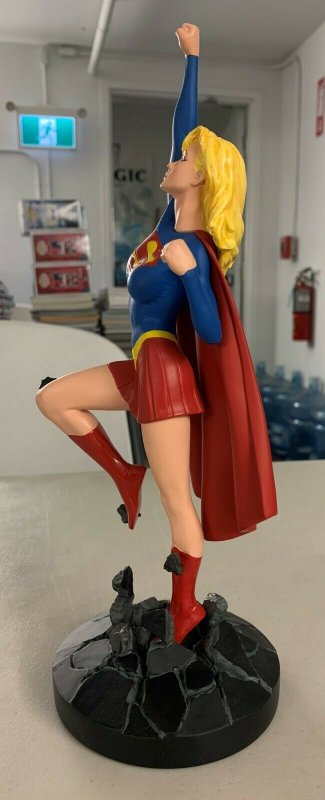 Cover Girls of the DC Universe Supergirl Statue