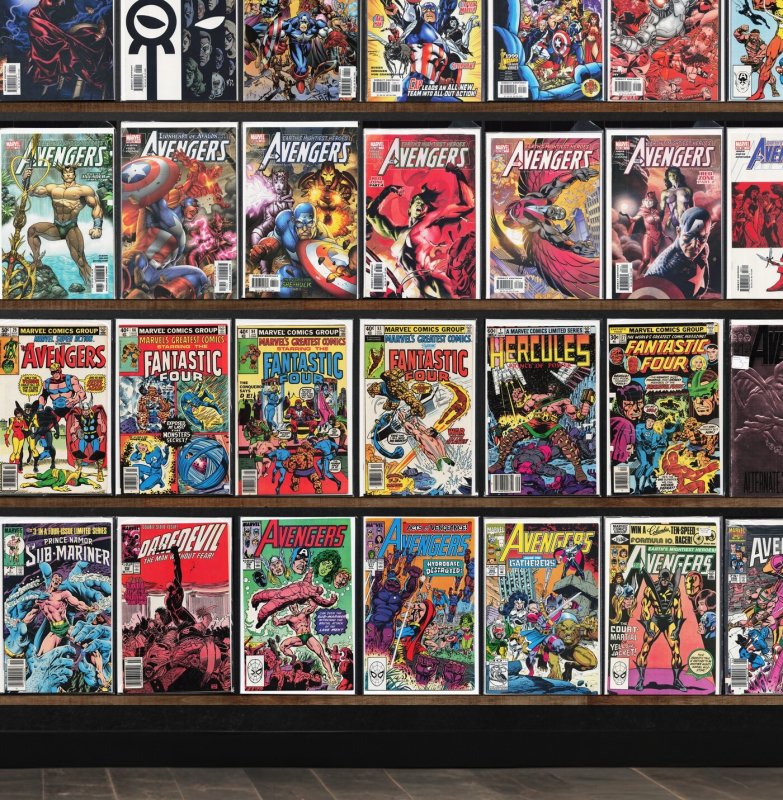 Huge Lot 140+ Comics with The Avengers, Avengers & More!
