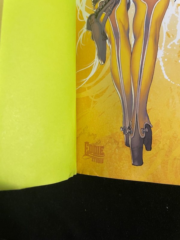 APPLE CREATIVE ILLUSTRATION #1 Softcover