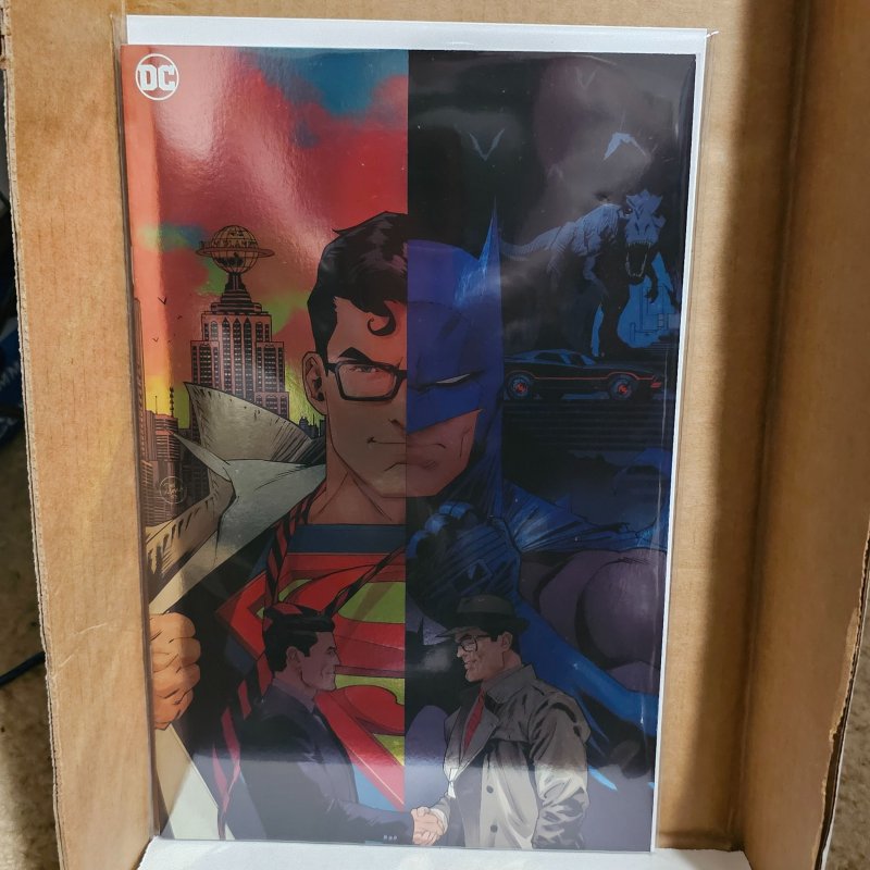 World's Finest (2023) issue 18 foil cover